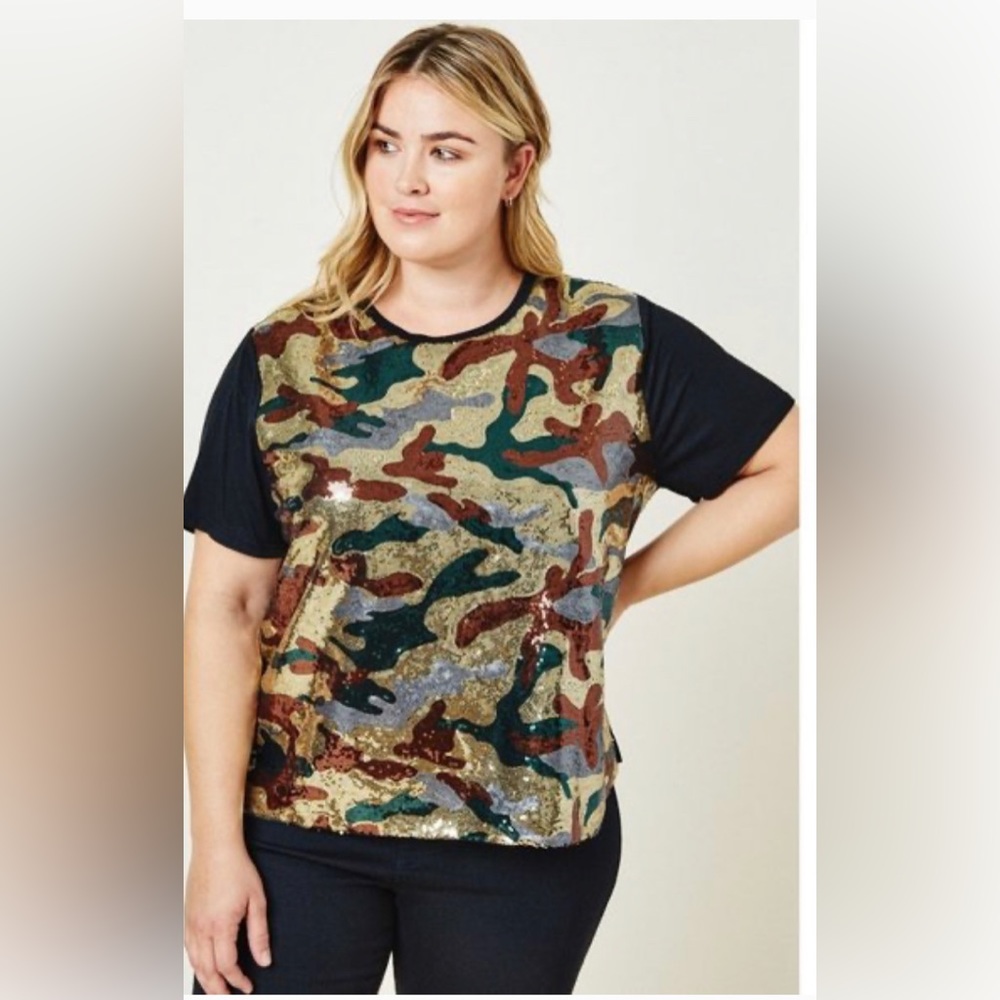 Hayden Camo sequin Tee NWT size S
